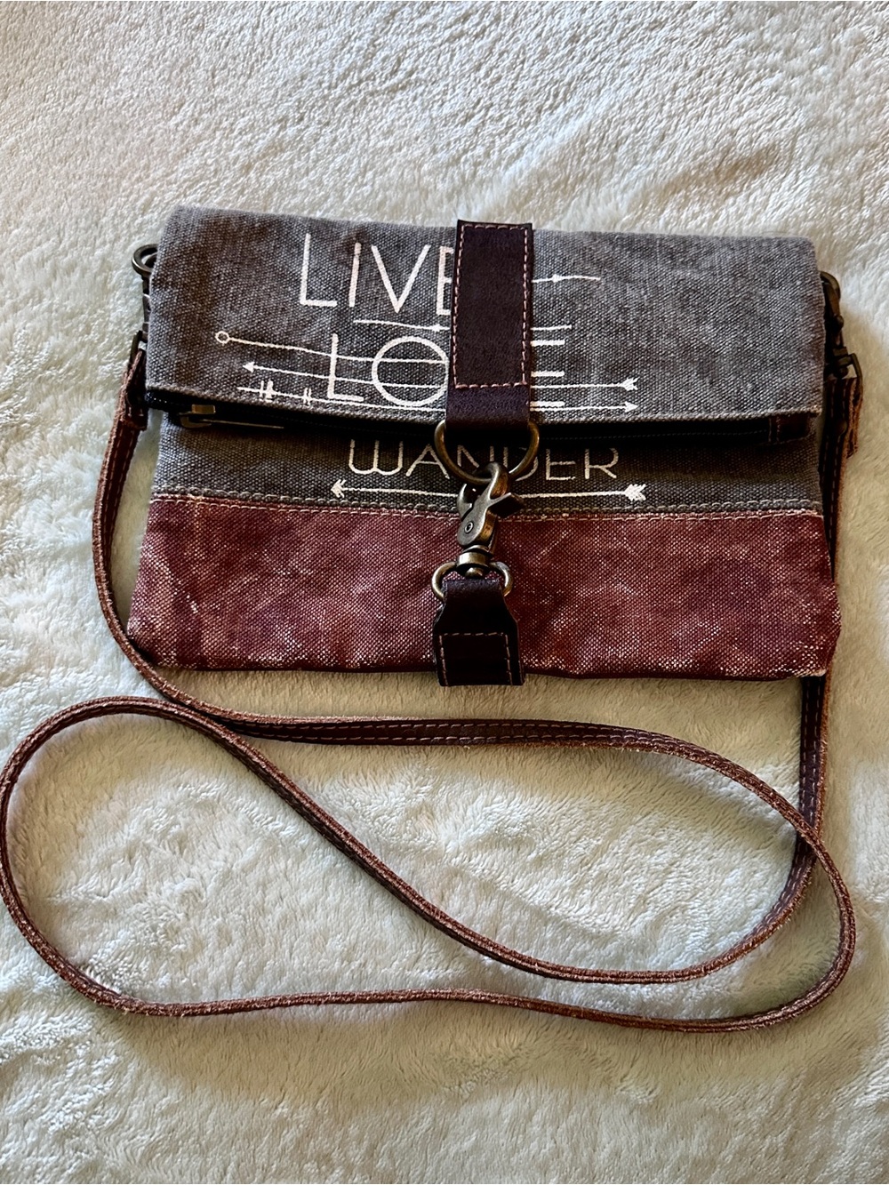 NWOT Mona B ‘Live Love Wander' Canvas Crossbody